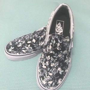 Vans - Men’s 6.5 / Ladies 8